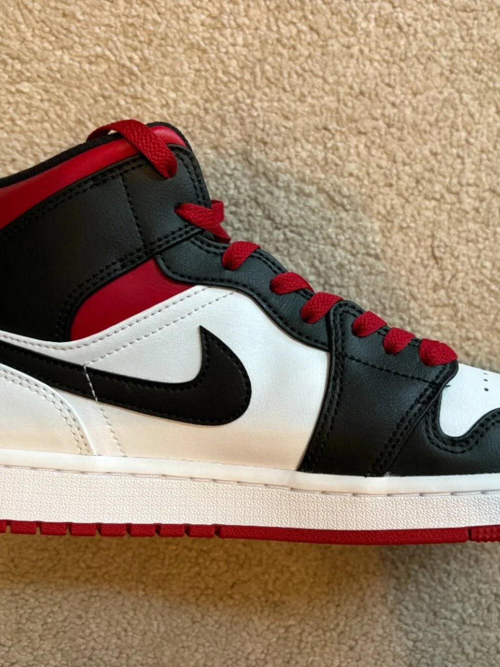 Nike Air Jordan 1 Mid Shoes Retro Gym Red Black Toe White Men's Size 9.5 NWOT